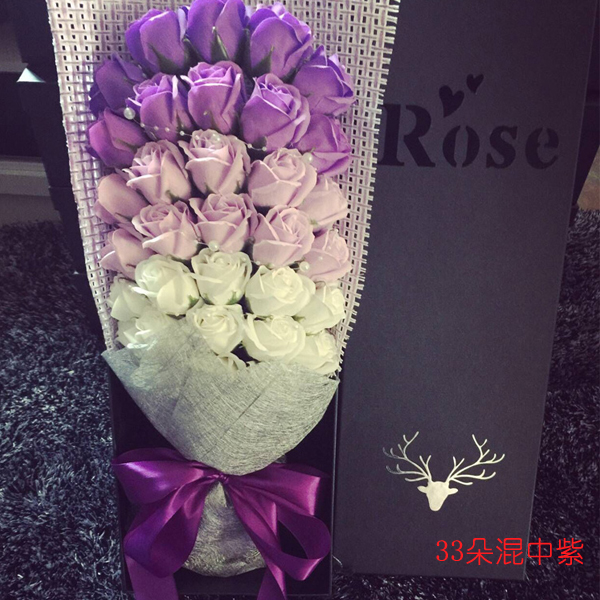 5Cgo 522022250776 情人節玫瑰香皂花束混色肥皂花禮盒送男友生日+禮物創意禮物閨蜜朋友33朵+禮盒  LYP06000